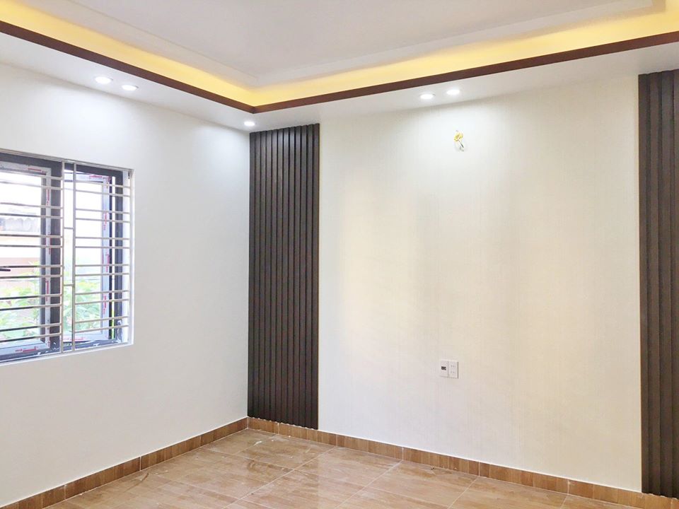 Hình ảnh Bán nhà Thiên lôi chợ Đôn, hg Đông Nam. Nằm ngay sau 1 căn mặt đường,cách đường 30m, 4 tầng, xây mới